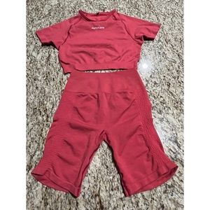 💗GET 20% OFF💗 Alphalete Crop Top and Biker Shorts Workout Set